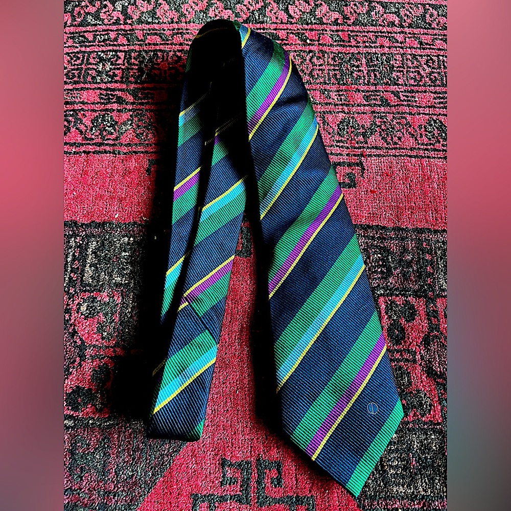Dunhill London Signature tie, Mullberry Silk, made in Italy, great condition